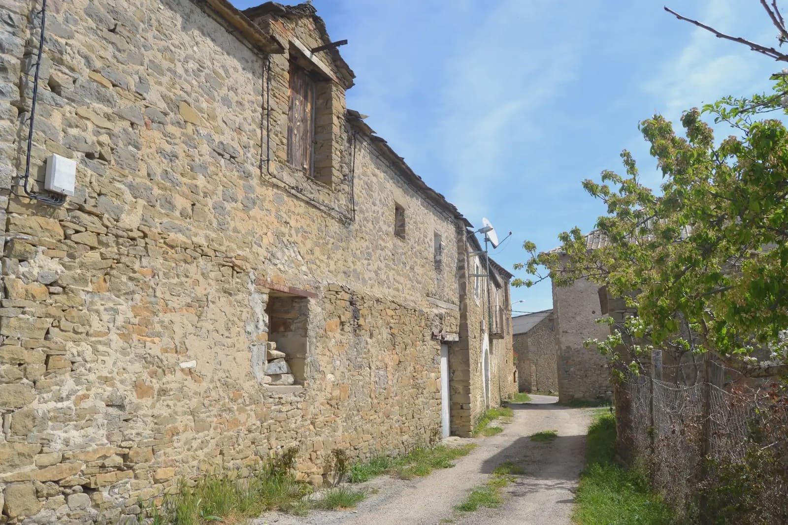 4 bedroom Finca/Country House for sale in Sabinanigo with garage - € 190,000 (Ref: 9963463)