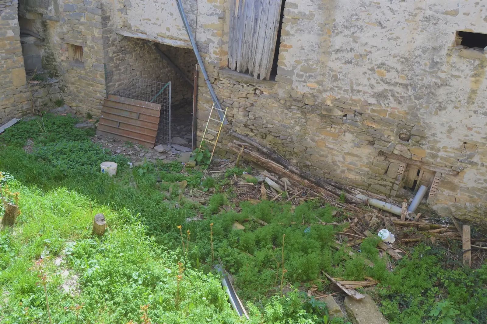 4 bedroom Finca/Country House for sale in Sabinanigo with garage - € 190,000 (Ref: 9963463)