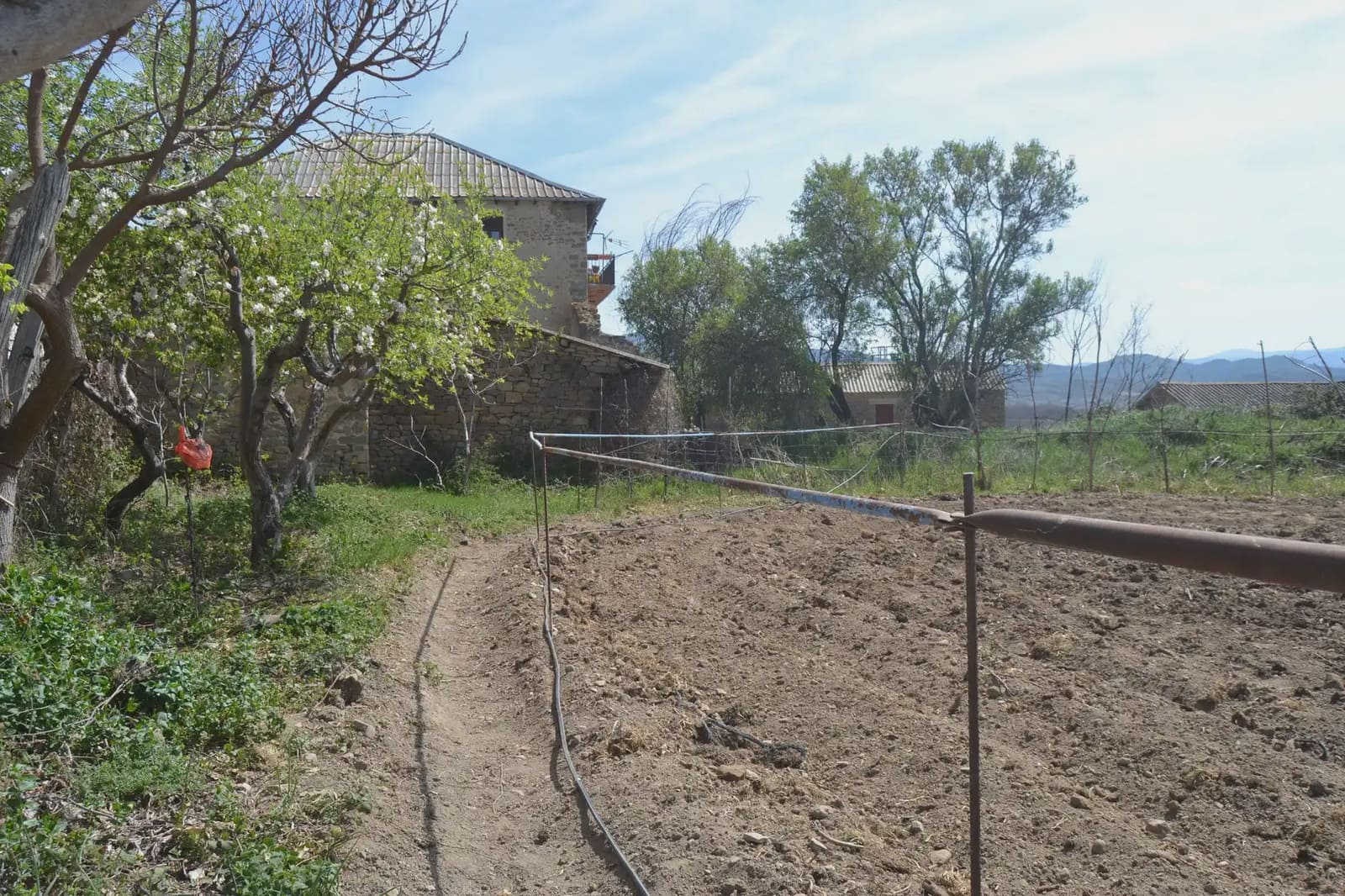 4 bedroom Finca/Country House for sale in Sabinanigo with garage - € 190,000 (Ref: 9963463)