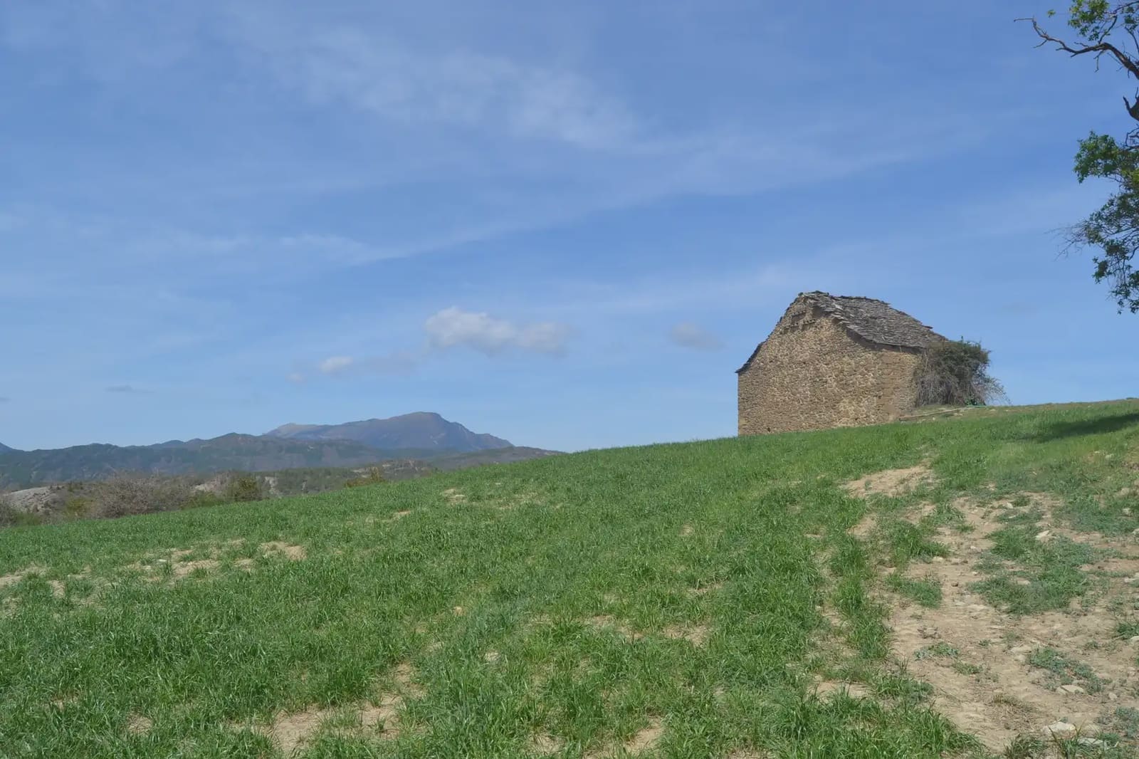4 bedroom Finca/Country House for sale in Sabinanigo with garage - € 190,000 (Ref: 9963463)