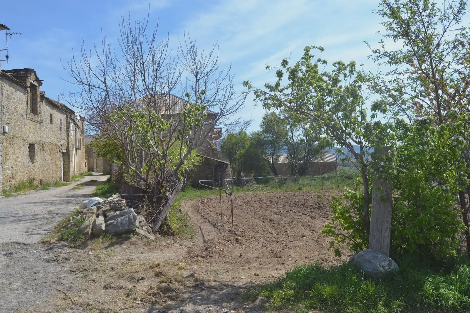 4 bedroom Finca/Country House for sale in Sabinanigo with garage - € 190,000 (Ref: 9963463)