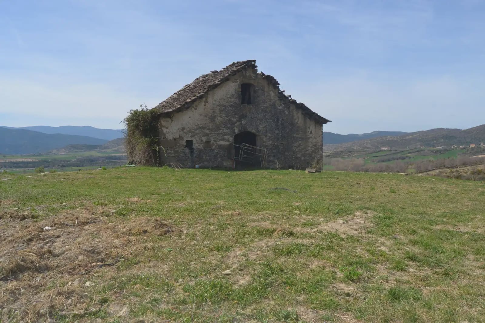 4 bedroom Finca/Country House for sale in Sabinanigo with garage - € 190,000 (Ref: 9963463)