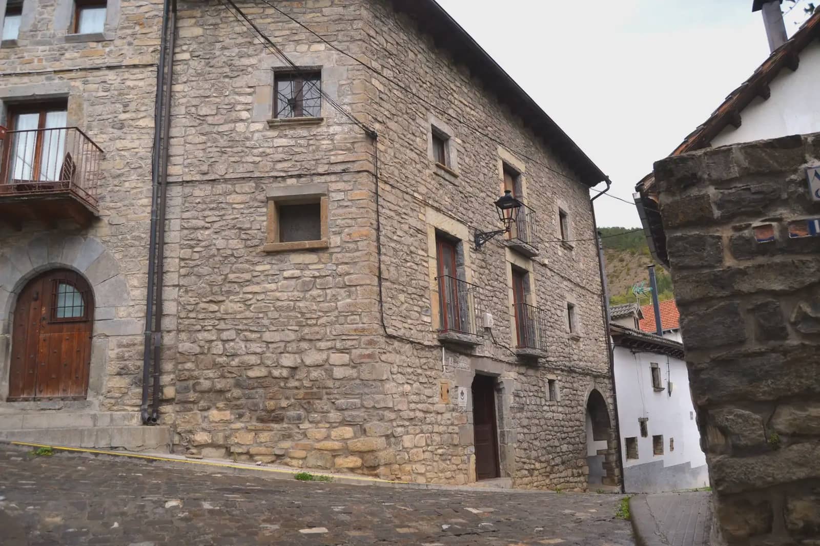 6 bedroom Finca/Country House for sale in Borau - € 349,000 (Ref: 9963468)
