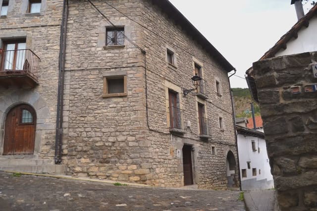 6 bedroom Finca/Country House for sale in Borau - € 349,000 (Ref: 9963468)
