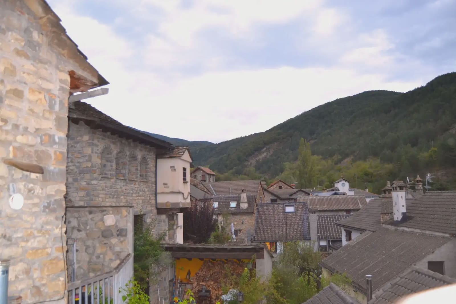 6 bedroom Finca/Country House for sale in Borau - € 349,000 (Ref: 9963468)