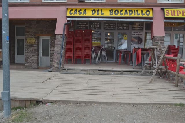 Commercial for sale in Aisa - € 203,000 (Ref: 9963473)