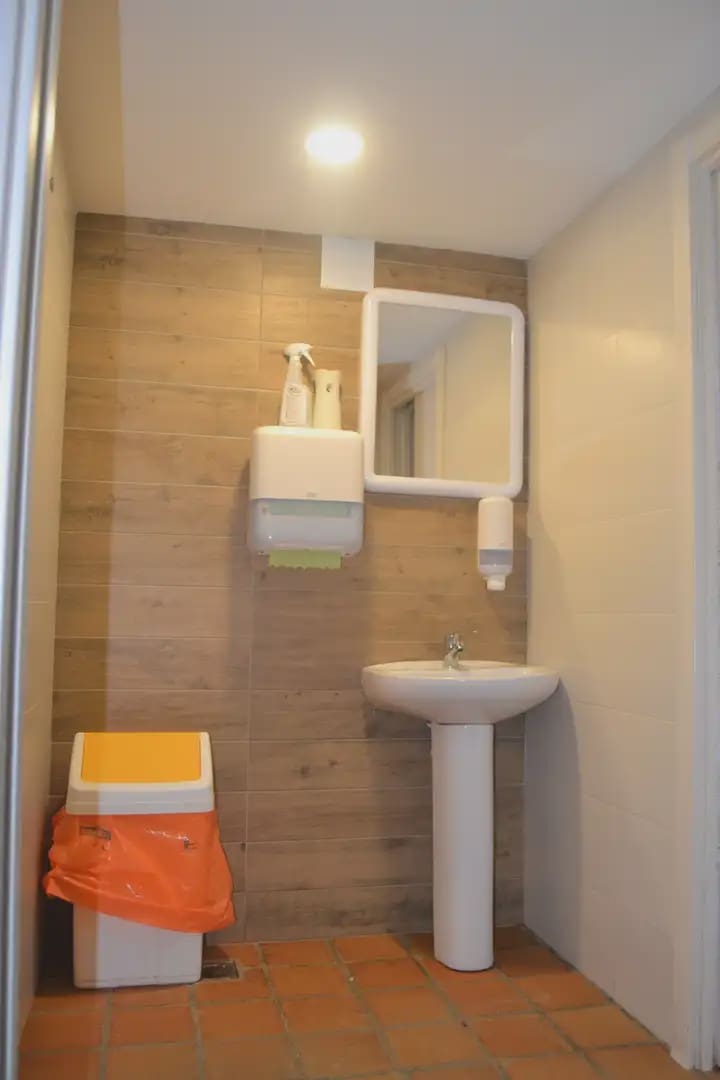Comercial para venda em Aisa - 295 000 € (Ref: 9963474)