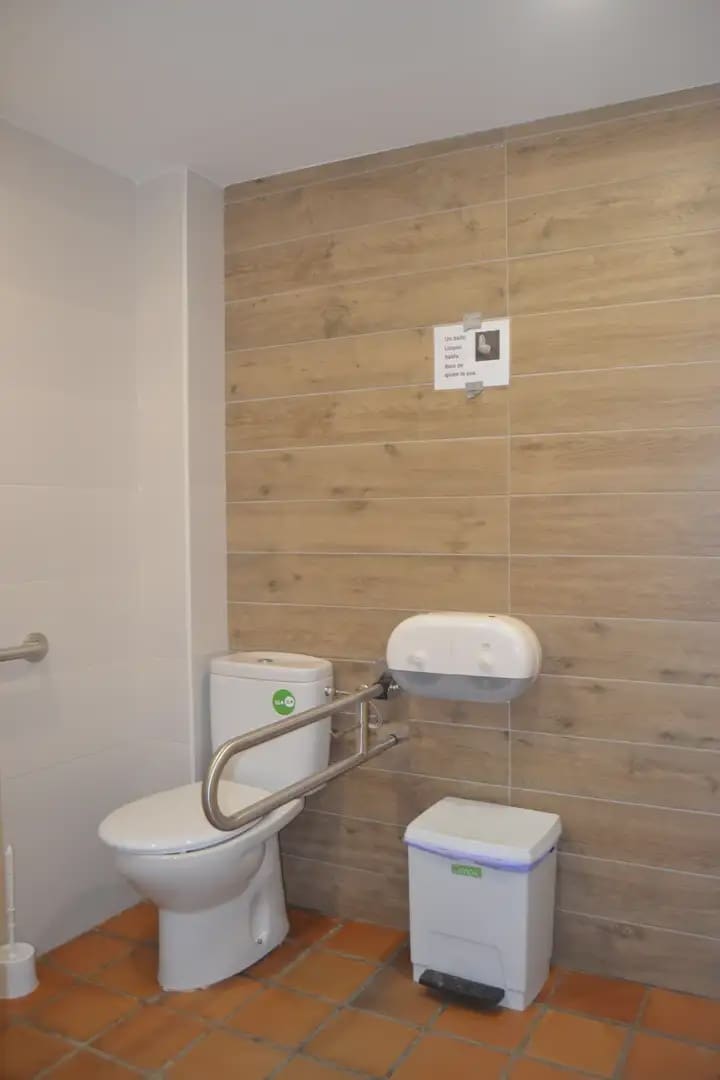 Comercial para venda em Aisa - 295 000 € (Ref: 9963474)