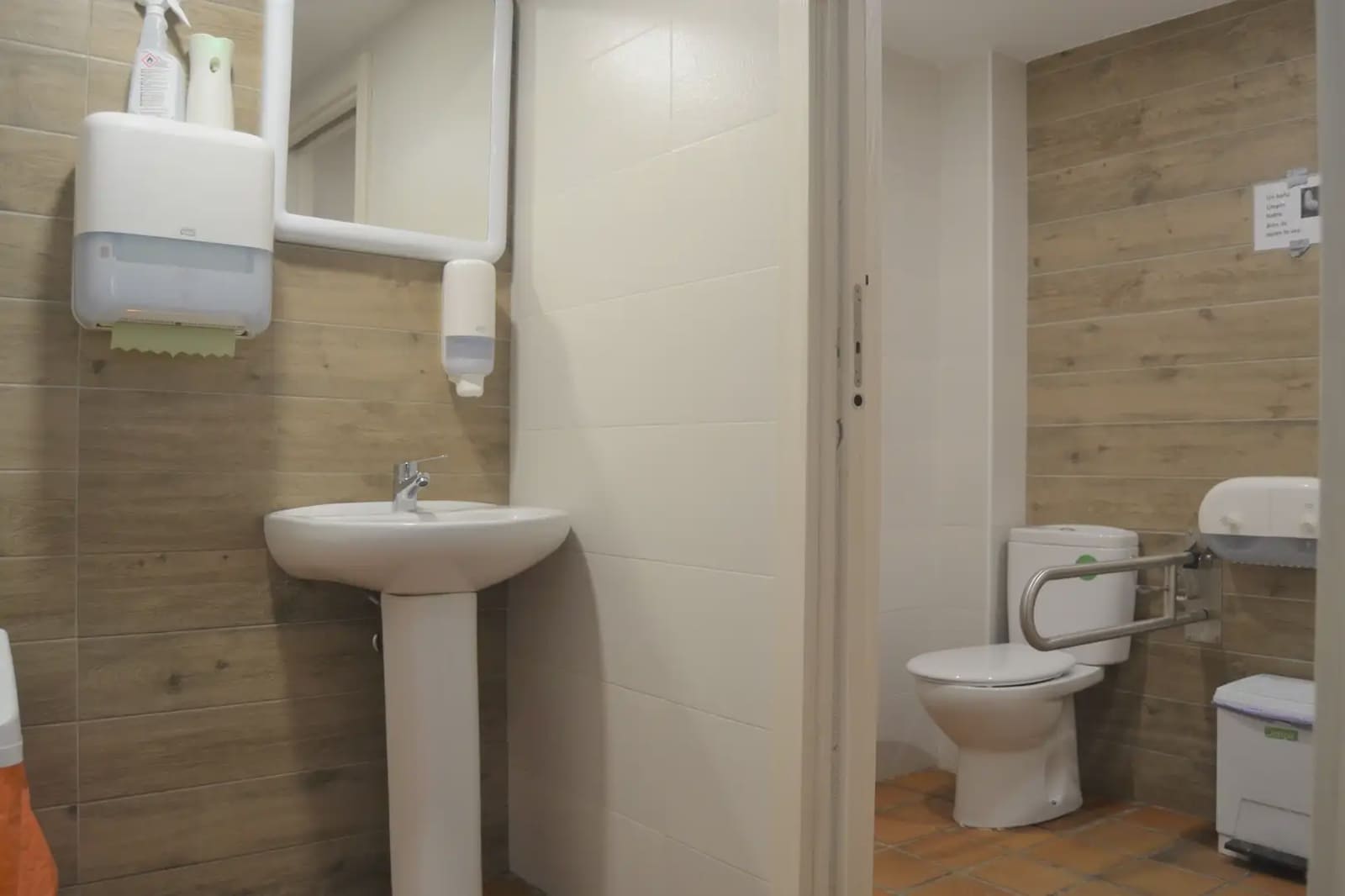 Comercial para venda em Aisa - 295 000 € (Ref: 9963474)