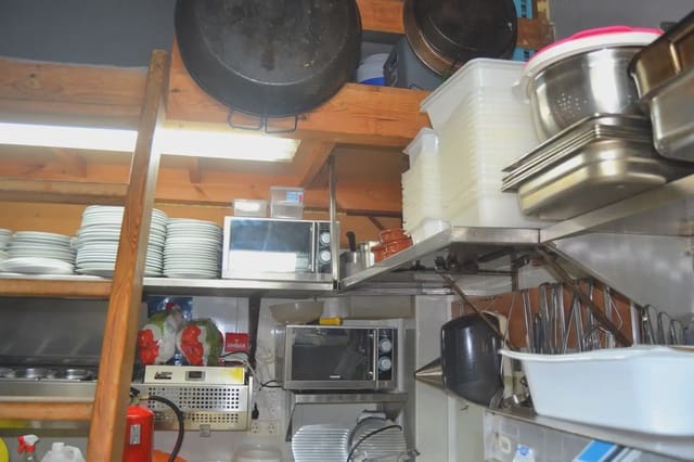 Commercial for sale in Aisa - € 295,000 (Ref: 9963474)