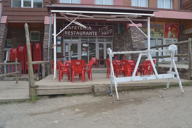 Commercial for sale in Aisa - € 295,000 (Ref: 9963474)