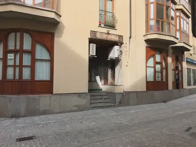 Kaupallinen myytävänä paikassa Jaca - 400 000 € (Ref: 9963477)