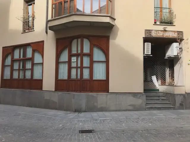 Kaupallinen myytävänä paikassa Jaca - 400 000 € (Ref: 9963477)