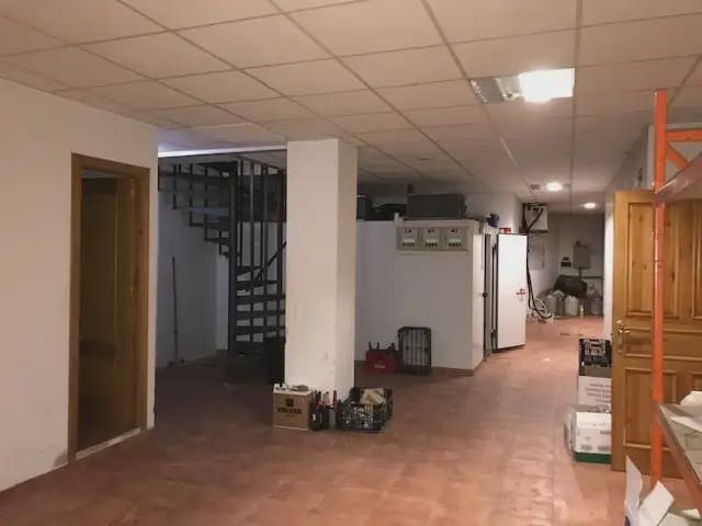 Kaupallinen myytävänä paikassa Jaca - 400 000 € (Ref: 9963477)