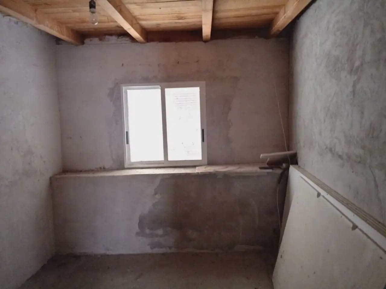 5 soveværelse Byhus til salg i Sigues - € 20.000 (Ref: 9963478)