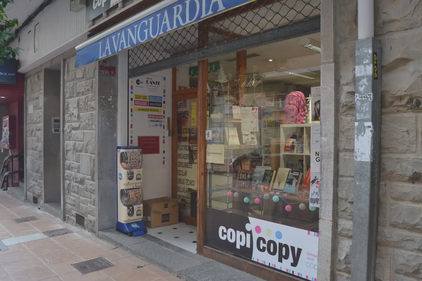 Commercial for sale in Jaca - € 140,000 (Ref: 9963480)