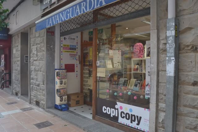 Commercial for sale in Jaca - € 140,000 (Ref: 9963480)