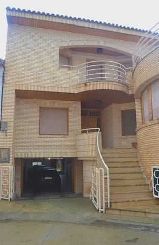 7 bedroom Villa for sale in Albalatillo with garage - € 320,000 (Ref: 9963481)