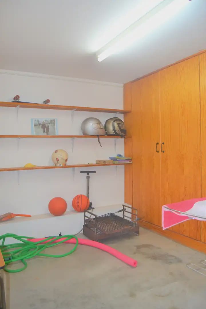 7 bedroom Villa for sale in Albalatillo with garage - € 320,000 (Ref: 9963481)