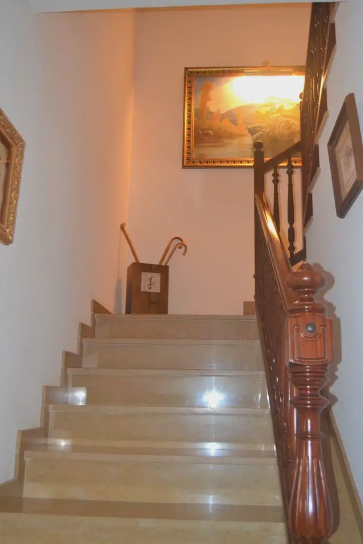 7 bedroom Villa for sale in Albalatillo with garage - € 320,000 (Ref: 9963481)