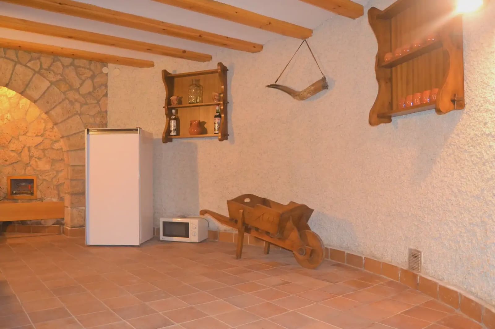 7 bedroom Villa for sale in Albalatillo with garage - € 320,000 (Ref: 9963481)