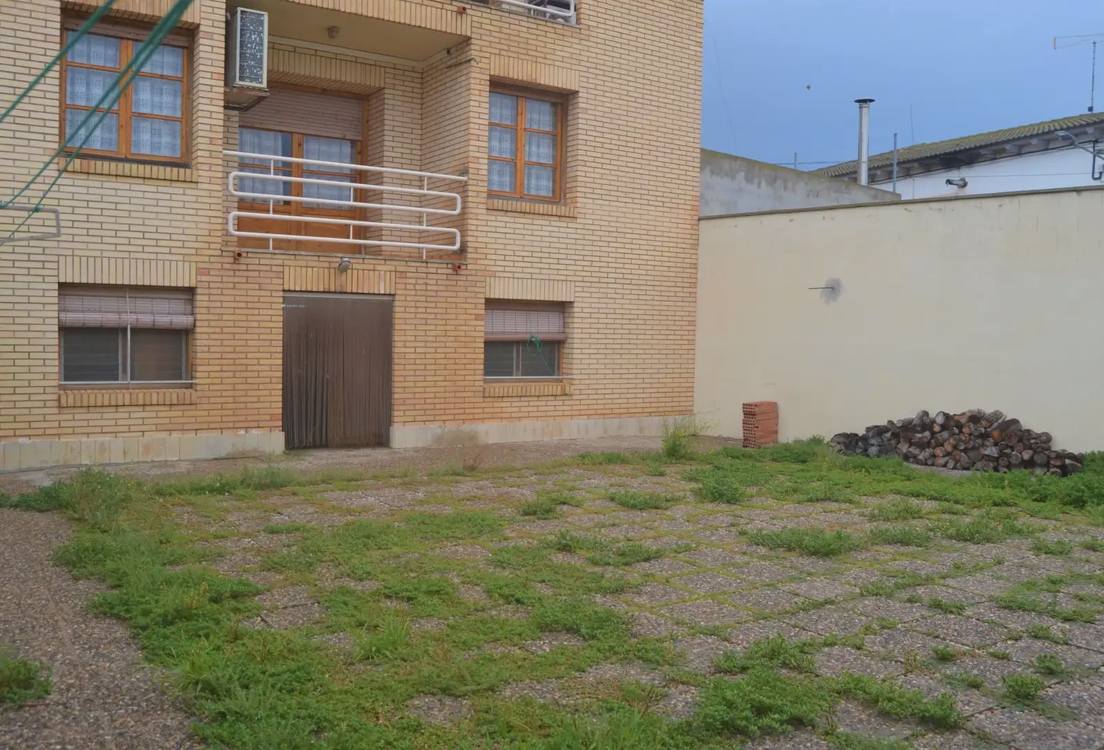 7 bedroom Villa for sale in Albalatillo with garage - € 320,000 (Ref: 9963481)