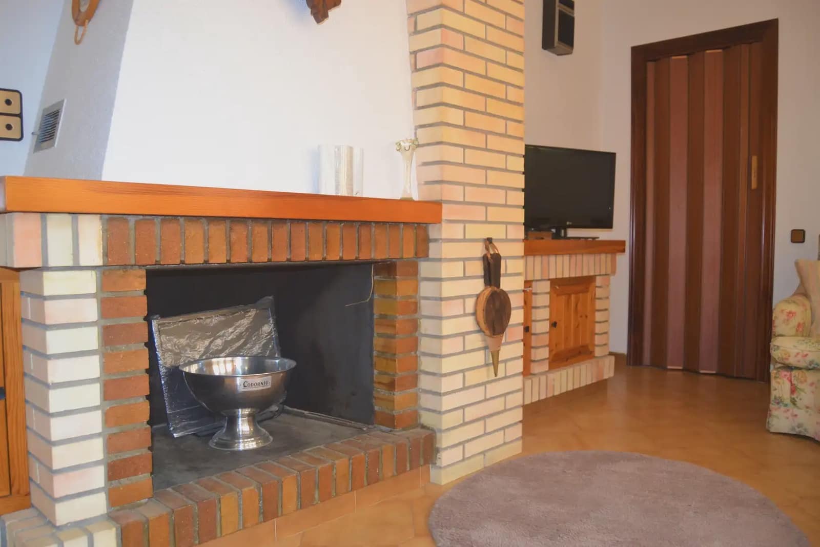7 bedroom Villa for sale in Albalatillo with garage - € 320,000 (Ref: 9963481)