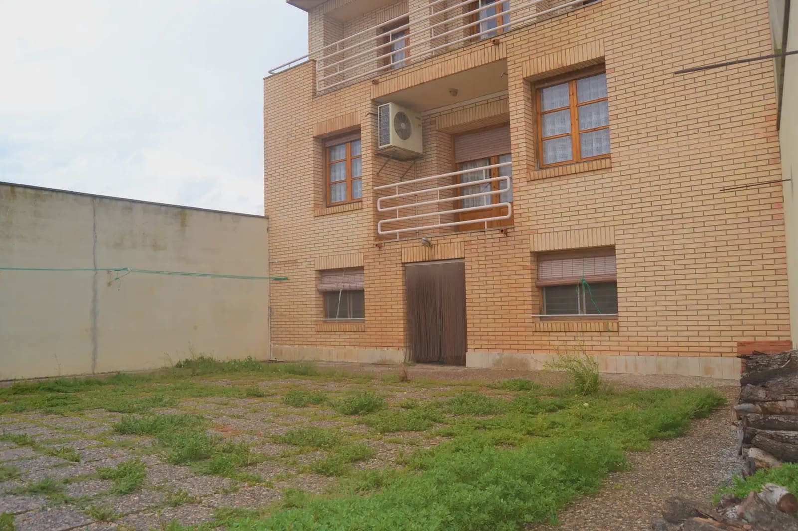 7 bedroom Villa for sale in Albalatillo with garage - € 320,000 (Ref: 9963481)