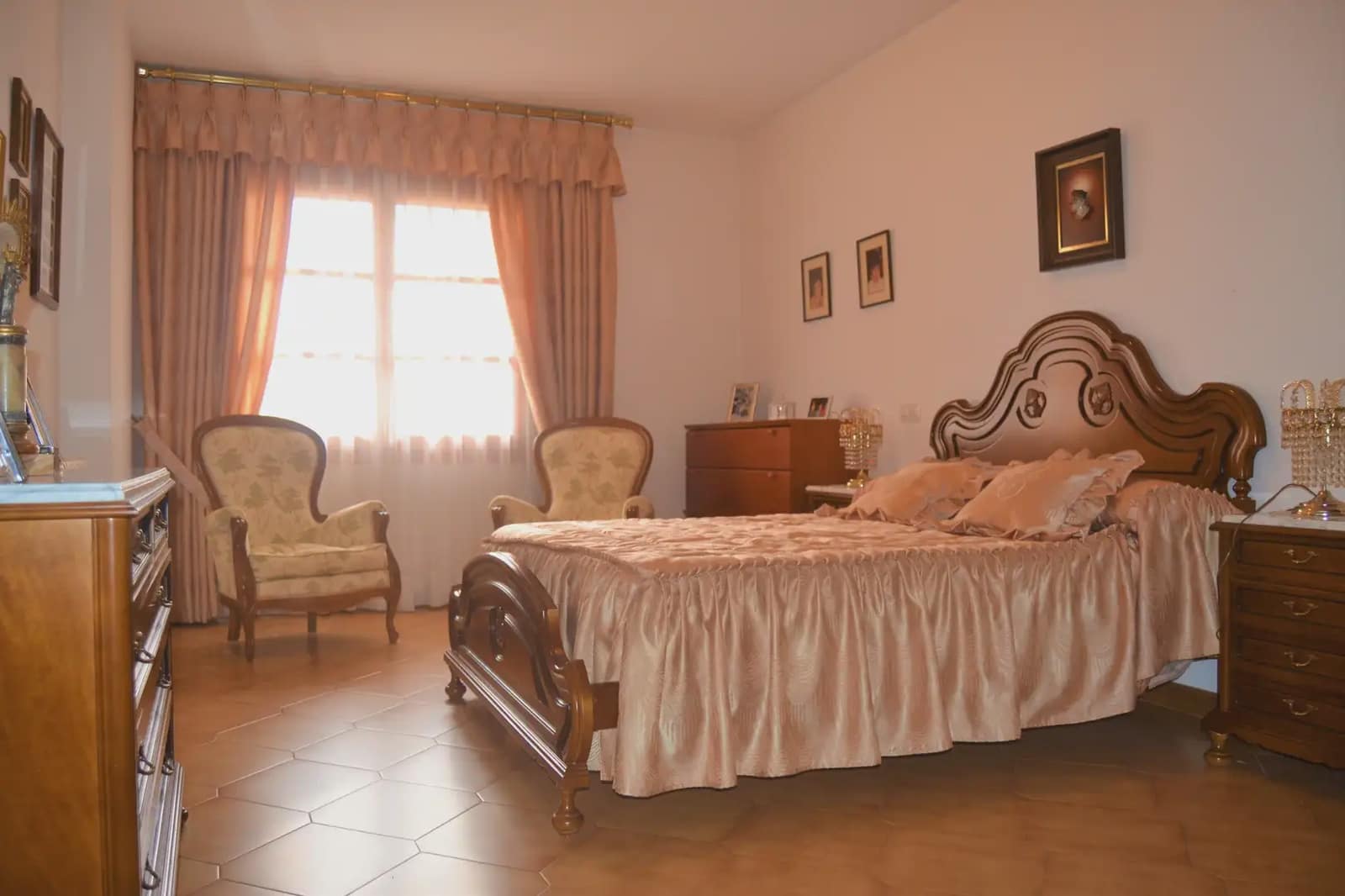 7 bedroom Villa for sale in Albalatillo with garage - € 320,000 (Ref: 9963481)