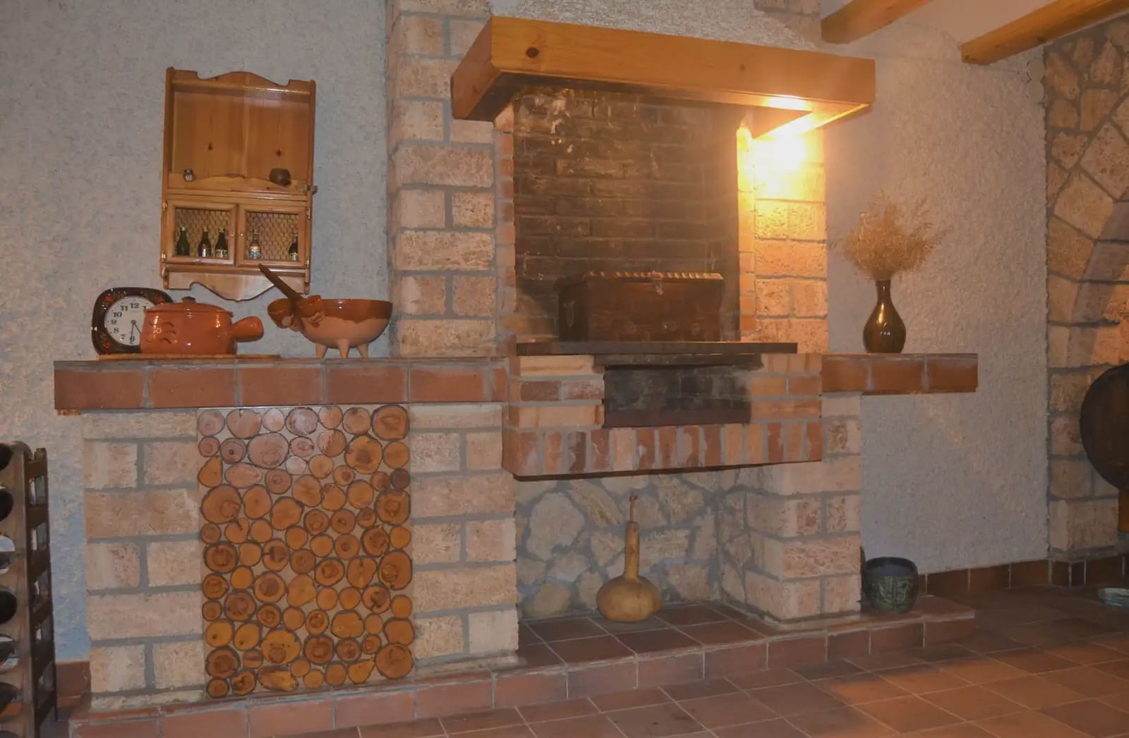 7 bedroom Villa for sale in Albalatillo with garage - € 320,000 (Ref: 9963481)