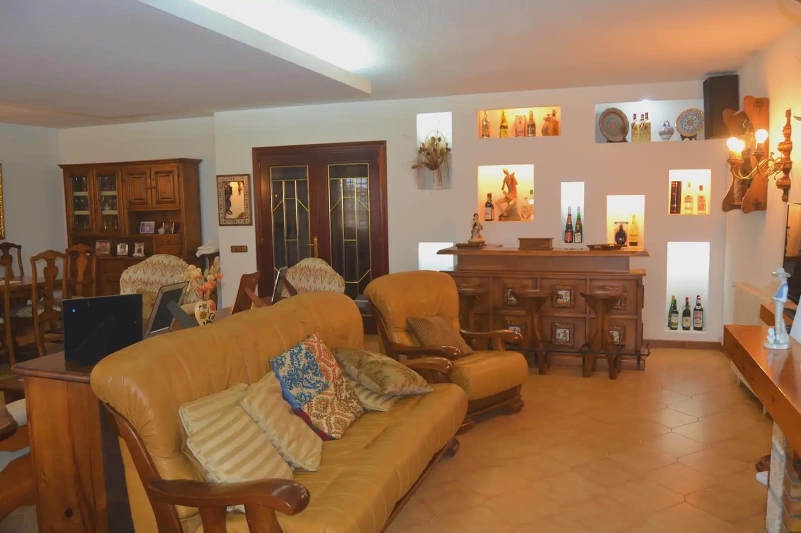 7 bedroom Villa for sale in Albalatillo with garage - € 320,000 (Ref: 9963481)