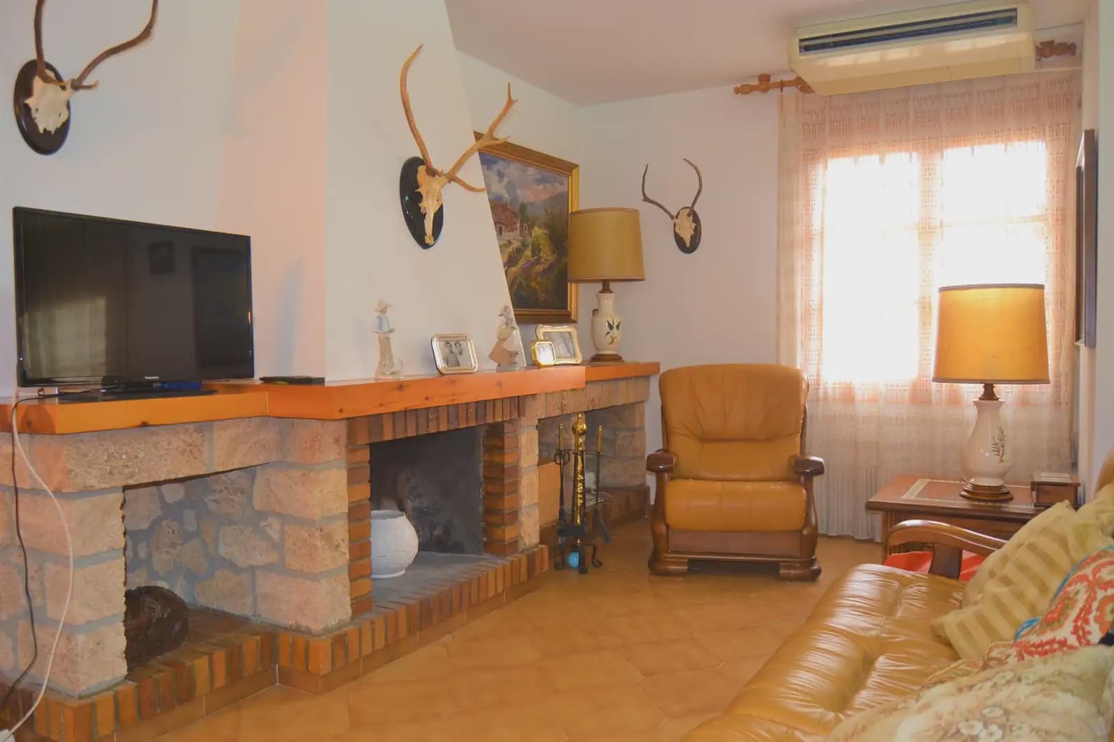 7 bedroom Villa for sale in Albalatillo with garage - € 320,000 (Ref: 9963481)
