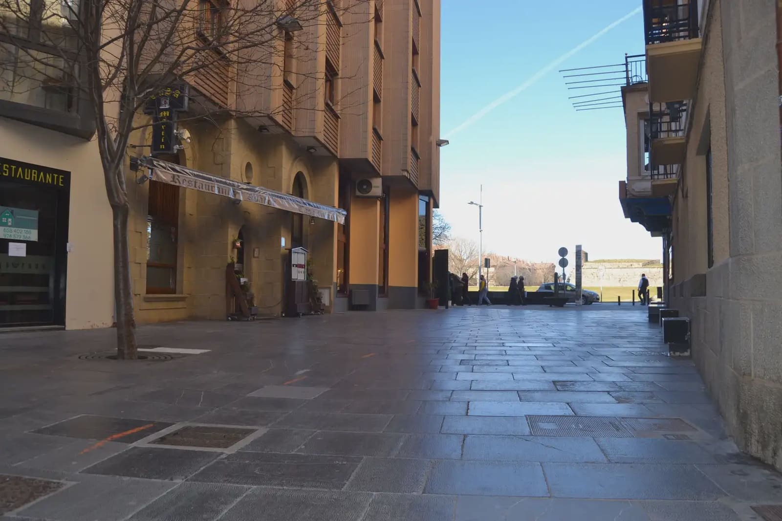 Kaupallinen myytävänä paikassa Jaca - 300 000 € (Ref: 9963482)