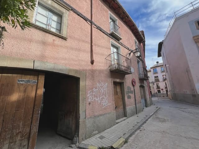 Commercial for sale in Jaca - € 248,000 (Ref: 9963484)