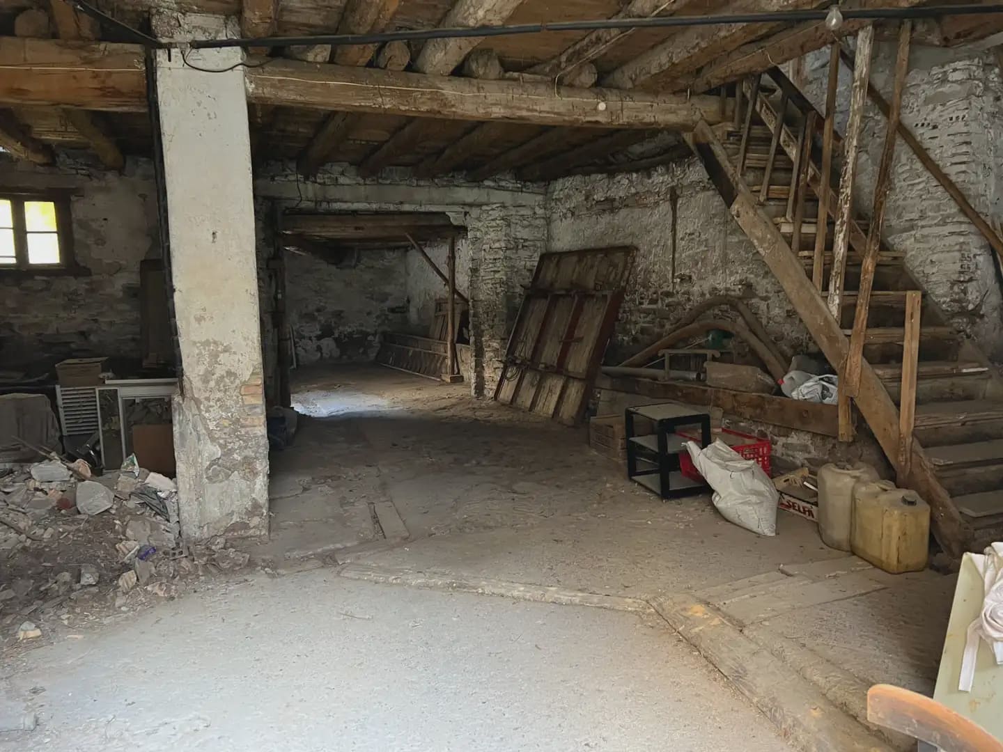 Comercial para venda em Jaca - 248 000 € (Ref: 9963484)