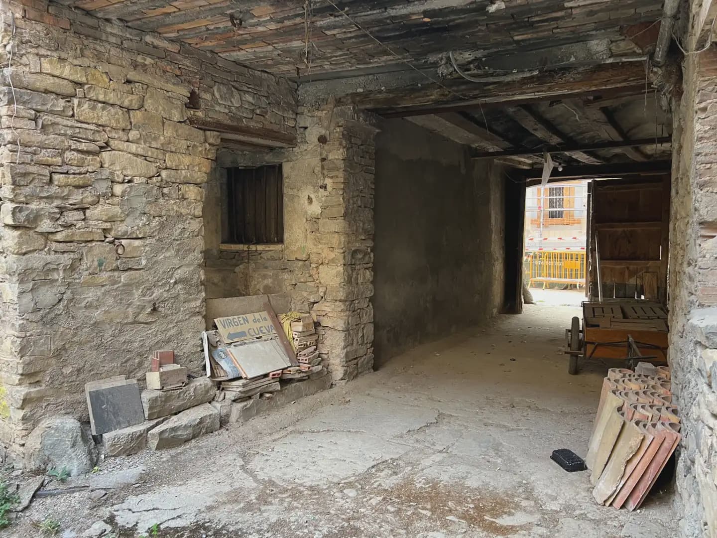 Comercial para venda em Jaca - 248 000 € (Ref: 9963484)