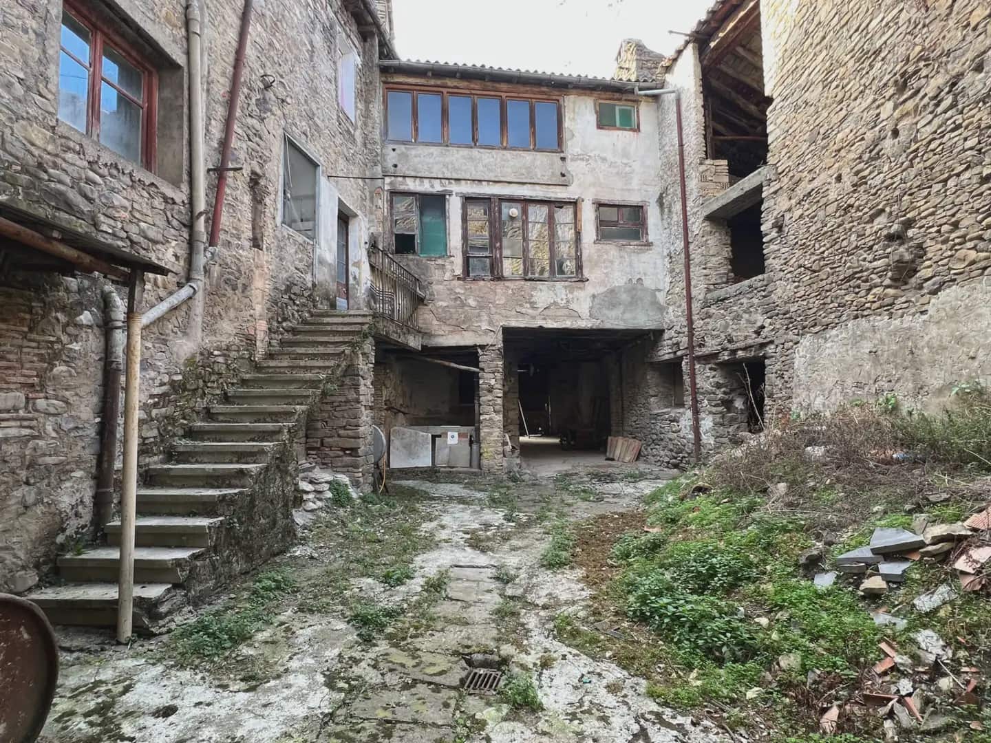 Comercial para venda em Jaca - 248 000 € (Ref: 9963484)