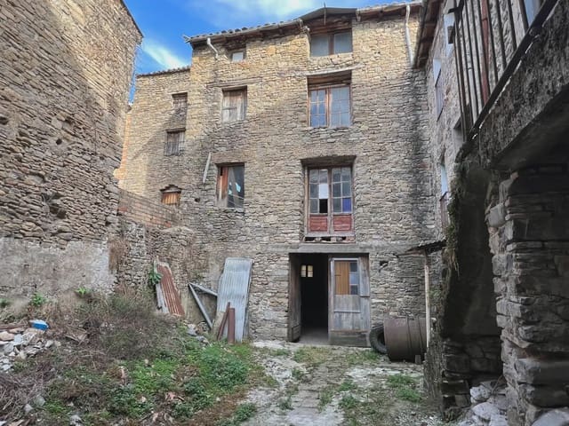 Commercial for sale in Jaca - € 248,000 (Ref: 9963484)