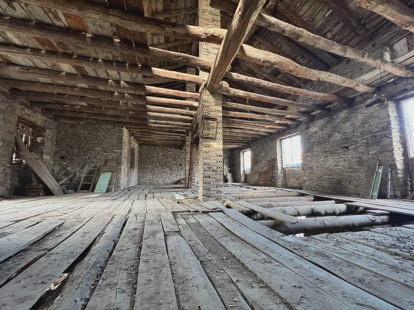 Comercial para venda em Jaca - 248 000 € (Ref: 9963484)