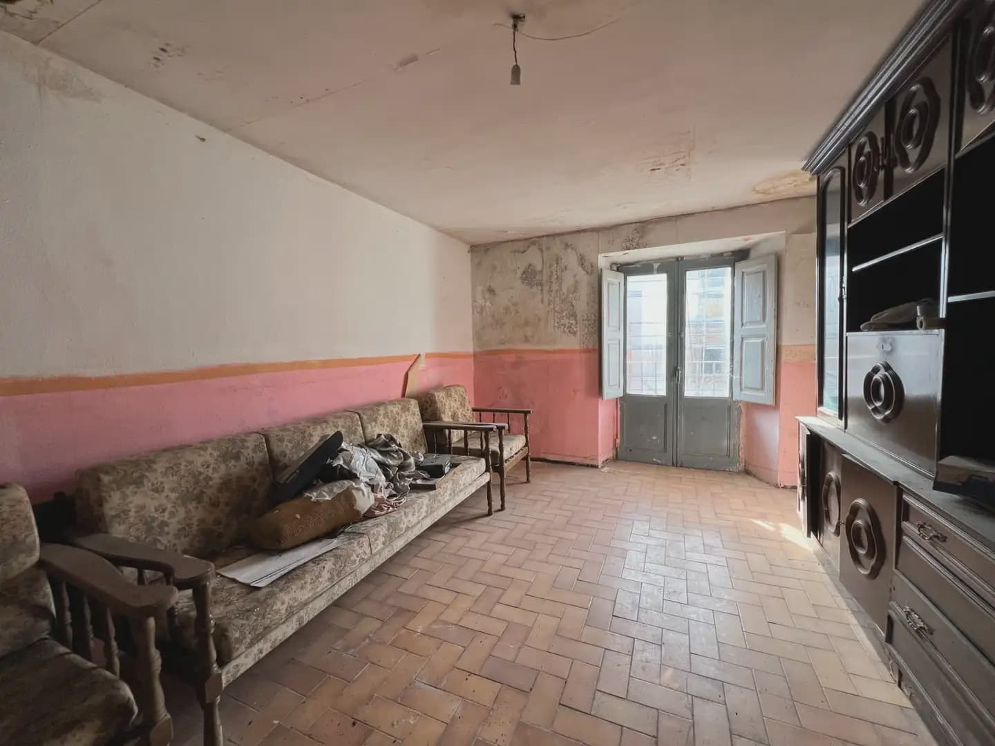 Comercial para venda em Jaca - 248 000 € (Ref: 9963484)