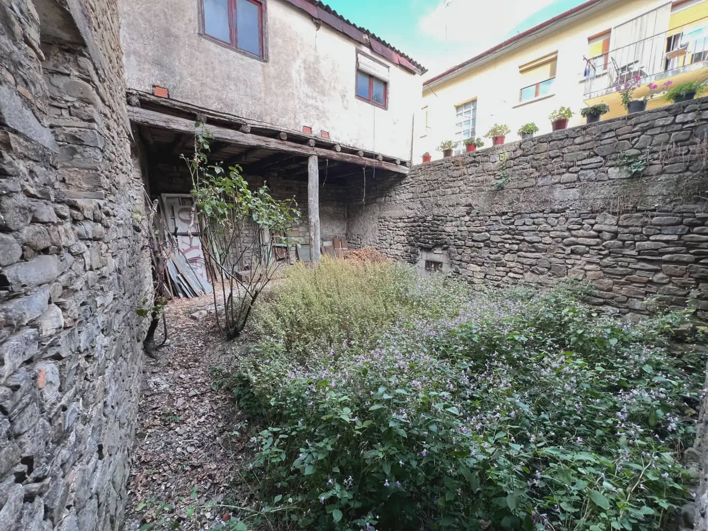 Comercial para venda em Jaca - 248 000 € (Ref: 9963484)
