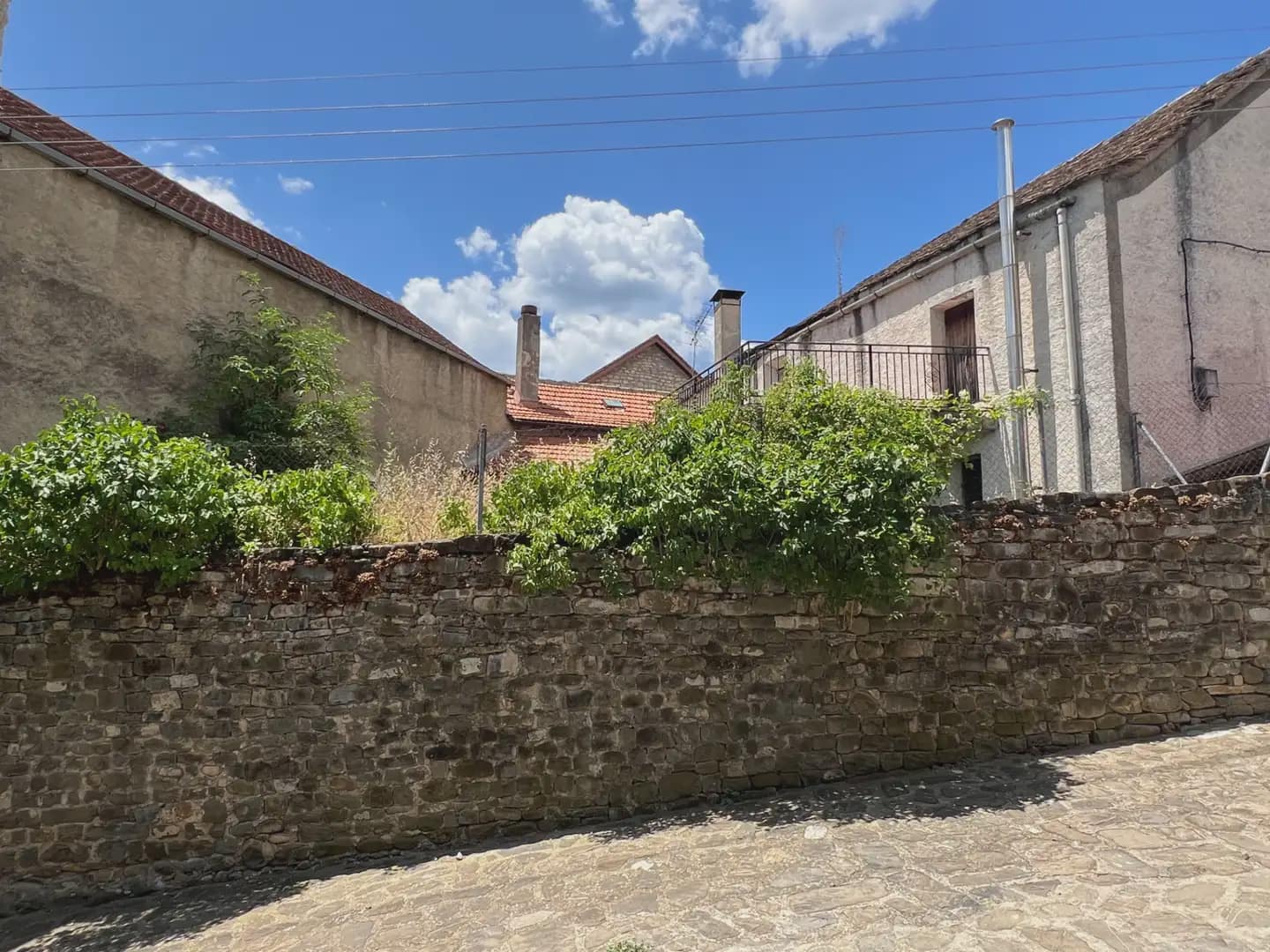 7 Zimmer Haus zu verkaufen in Aragues del Puerto - 450.000 € (Ref: 9963486)