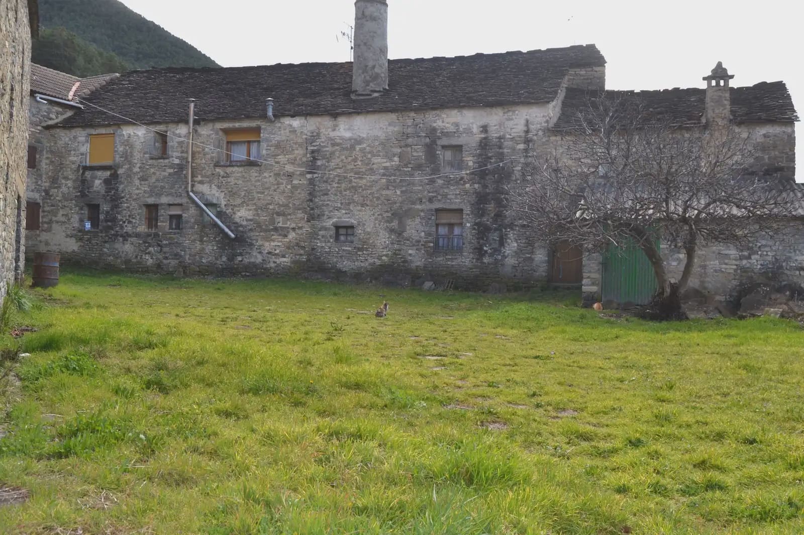 Building Plot for sale in Oros Bajo - € 450,000 (Ref: 9963490)