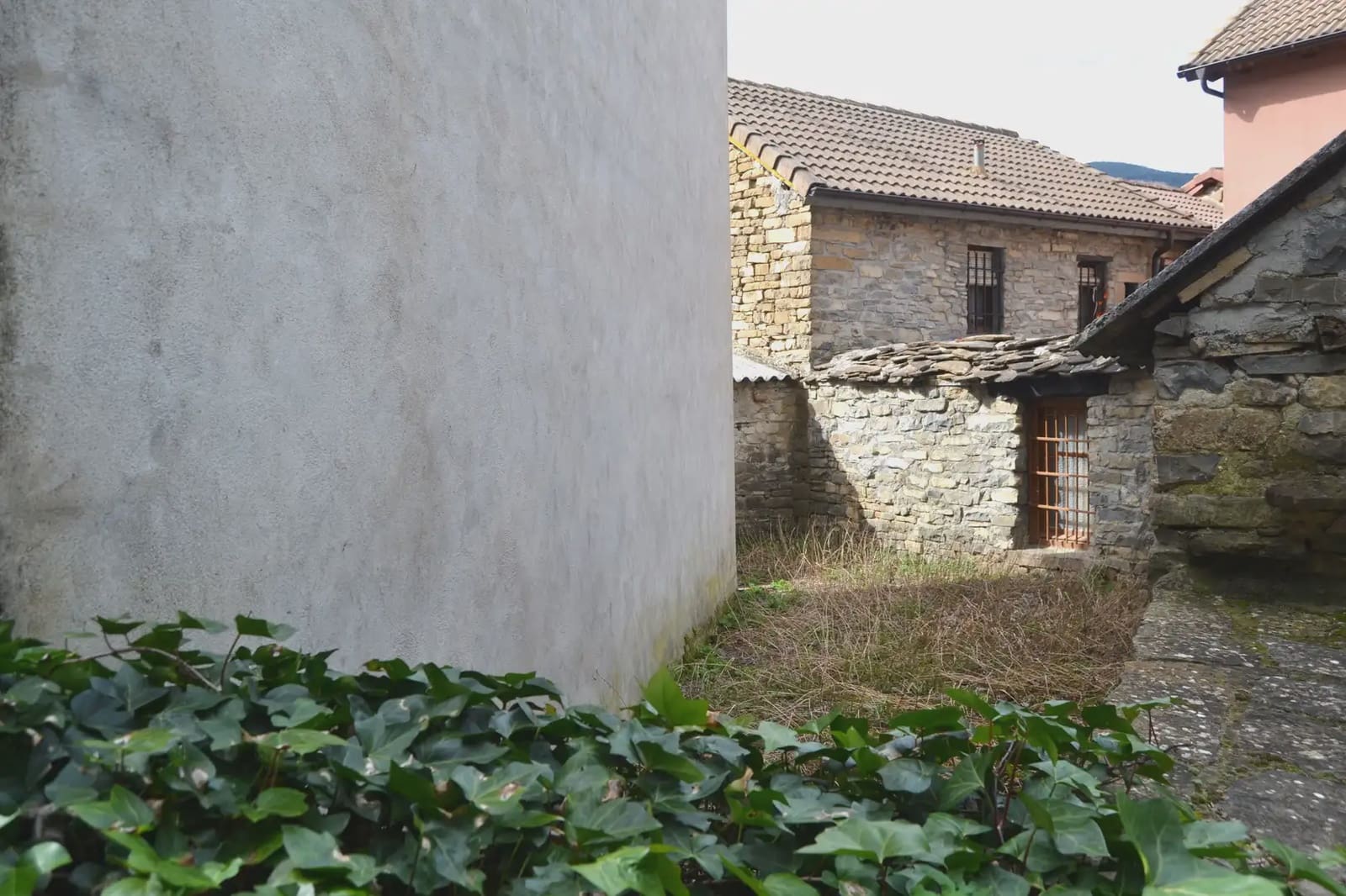 Building Plot for sale in Oros Bajo - € 450,000 (Ref: 9963490)