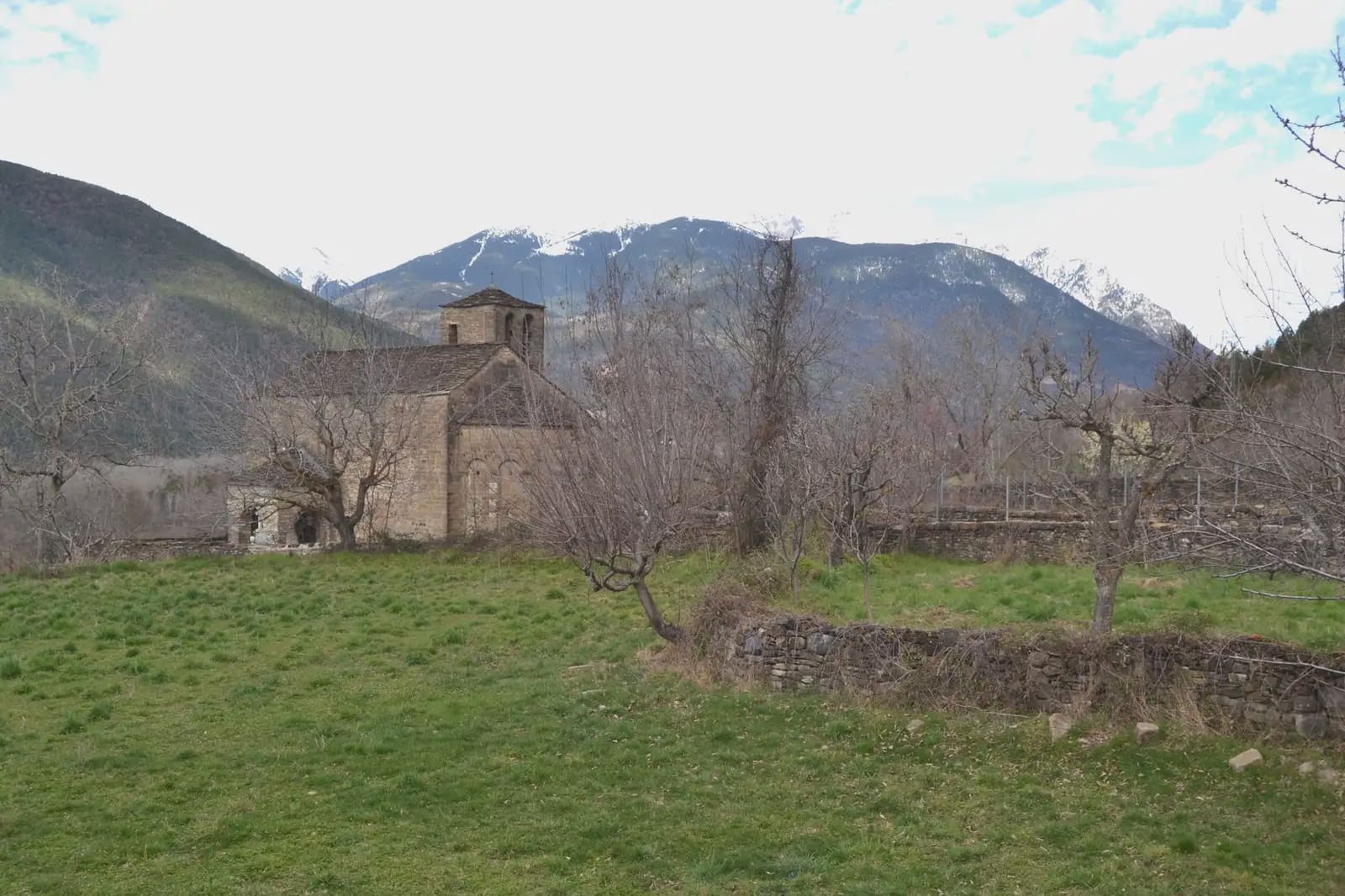 Building Plot for sale in Oros Bajo - € 450,000 (Ref: 9963490)
