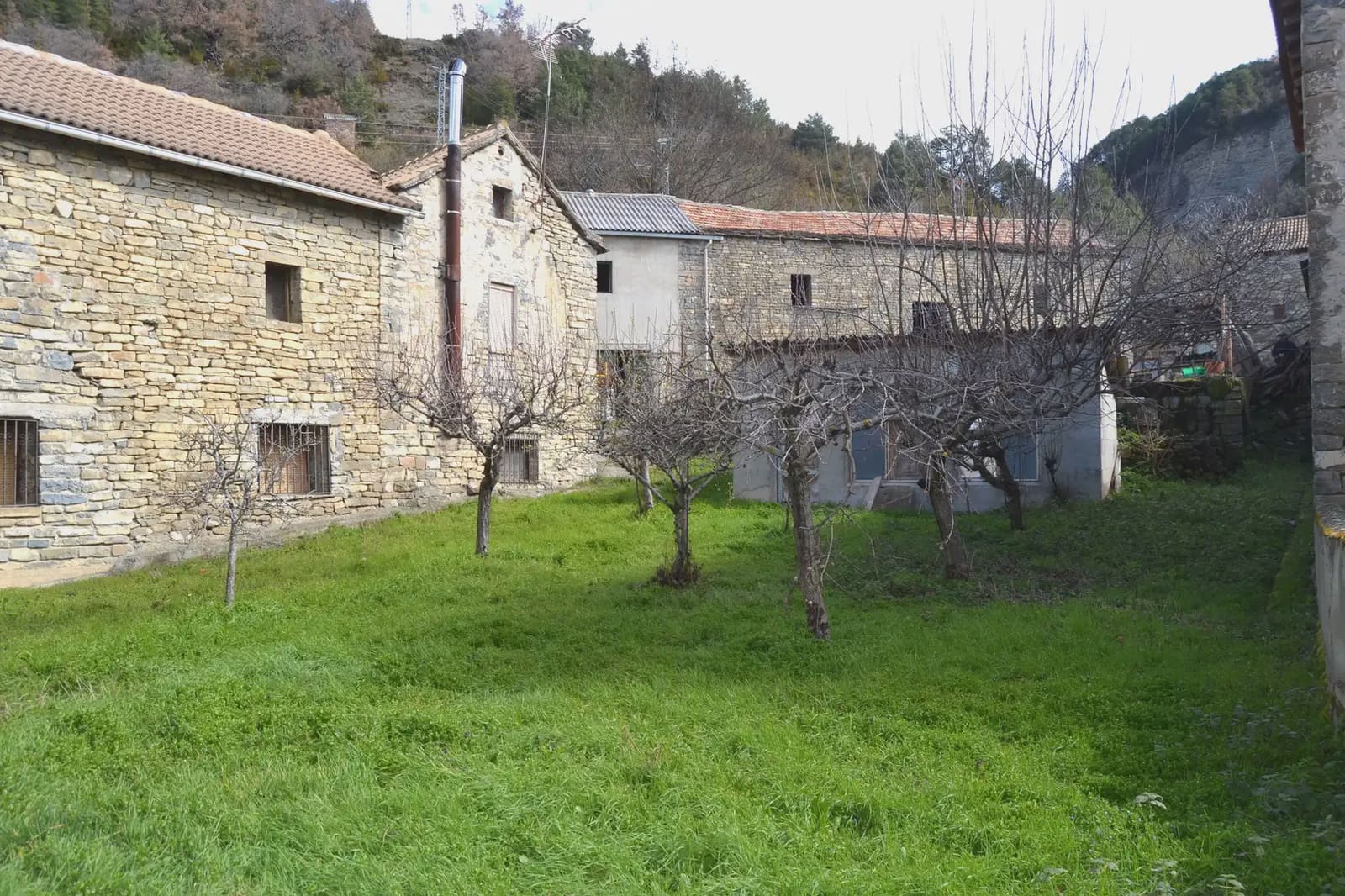 Building Plot for sale in Oros Bajo - € 450,000 (Ref: 9963490)