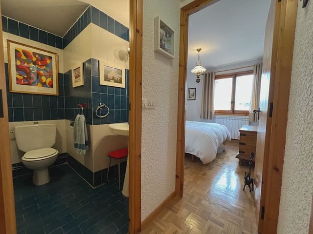Apartamento de 4 habitaciones en Jaca en venta con piscina - 415.000 € (Ref: 9963493)