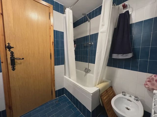 Apartamento de 4 habitaciones en Jaca en venta con piscina - 415.000 € (Ref: 9963493)