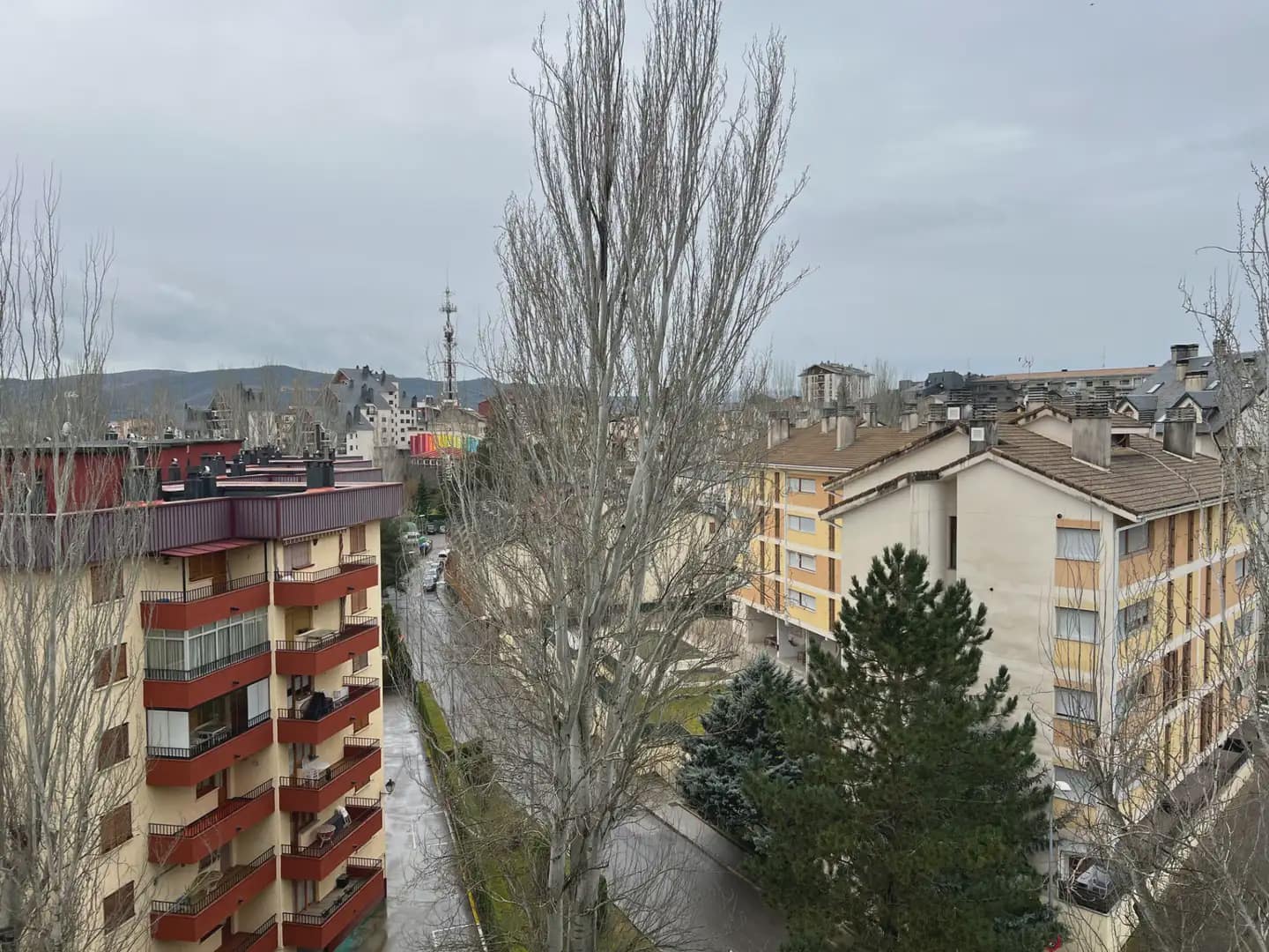 Apartamento de 4 habitaciones en Jaca en venta con piscina - 415.000 € (Ref: 9963493)