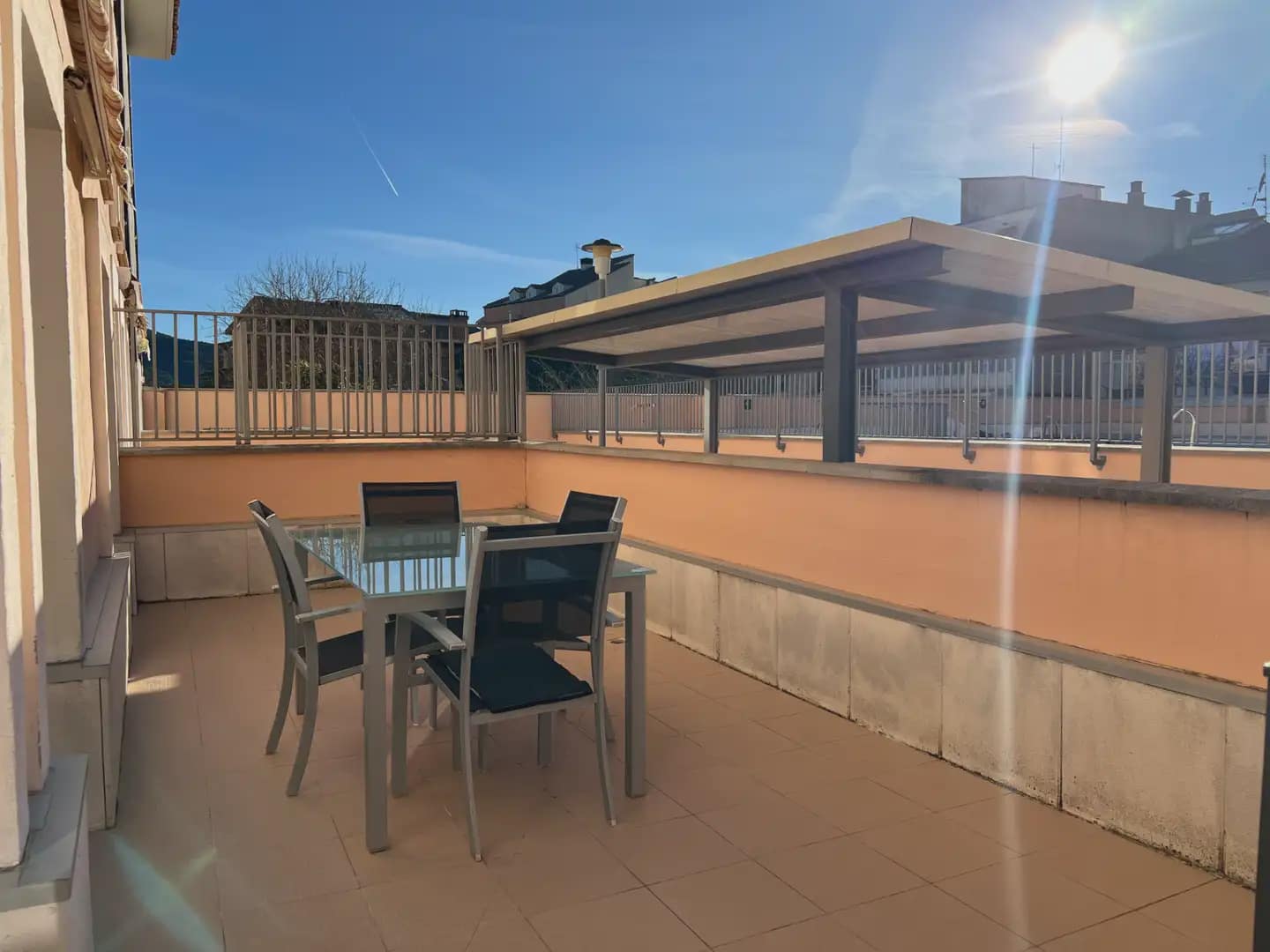 Piso de 2 habitaciones en Jaca en venta - 319.000 € (Ref: 9963495)